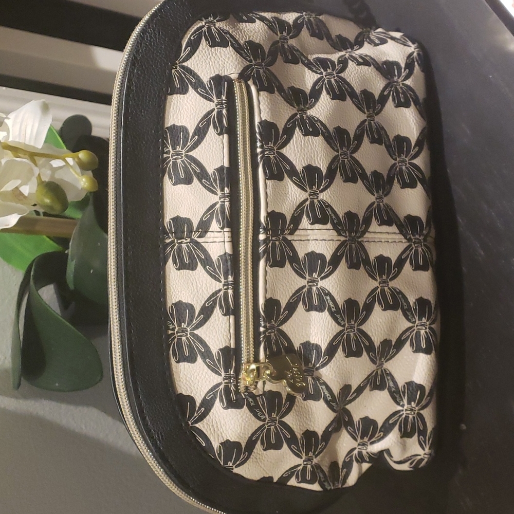 ❣️💫MARK DOWN💫❣️ Betsey Johnson Crossbody Bag - Picture 5 of 10